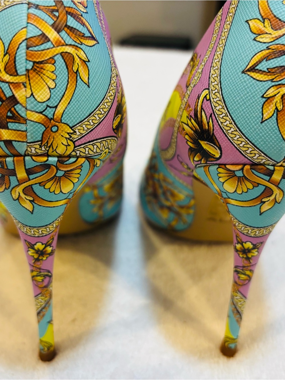 Almost Brand New Stylish Heels By ALDO - Size 8 - Heel 4.5 Inches - Box 69 - Picture 5 of 6